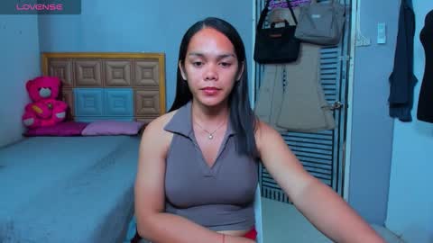 Snapshot of caroline_east chatting on February 2026 03:08:01 PM caroline_east online show from February 2026 03:08:01 PM