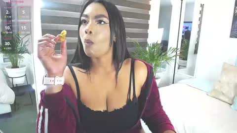 C A R O L I N E online show from February 2025 02:09:02 PM