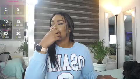 C A R O L I N E online show from February 2025 12:45:02 PM