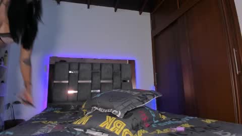 Snapshot of caroline_m8 chatting on September 2025 03:08:01 AM CAROLINE online show from September 2025 03:08:01 AM