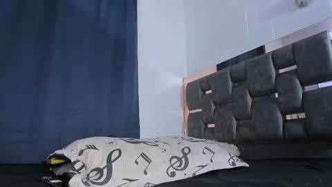 CAROLINE online show from November 2025 02:12:02 AM