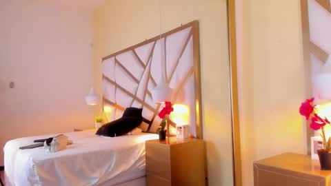 Snapshot of caroline_maldonado chatting on December 2025 12:14:02 PM Caroline online show from December 2025 12:14:02 PM