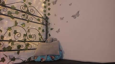 Snapshot of caroline_millerr chatting on November 2025 07:08:01 AM caroline_millerr online show from November 2025 07:08:01 AM