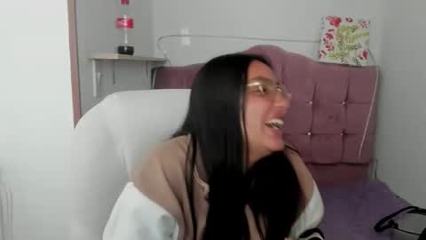 Snapshot of caroline_rodriguez_9 chatting on December 2025 11:59:01 AM caroline_rodriguez_9 online show from December 2025 11:59:01 AM