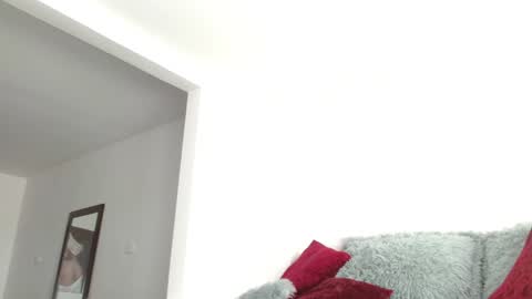 caroline online show from December 2025 12:23:02 PM