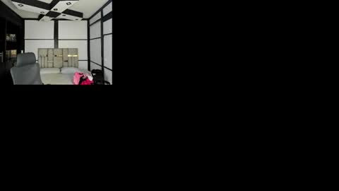 Caroline online show from May 2026 02:00:01 PM