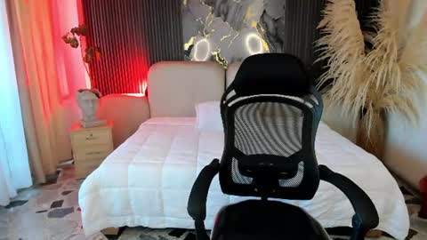 Caroline online show from July 2026 12:44:02 PM