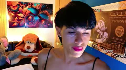 carolinejesh online show from April 2026 02:34:01 PM