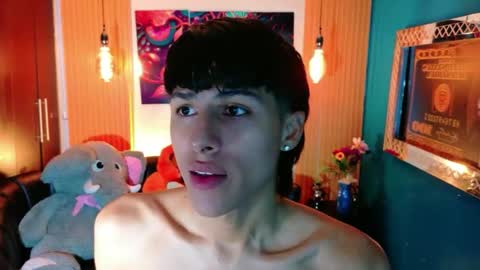carolinejesh online show from May 2026 12:32:02 PM