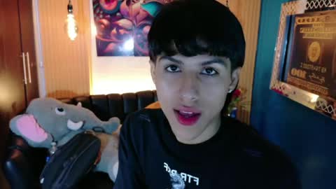carolinejesh online show from May 2026 12:33:01 PM