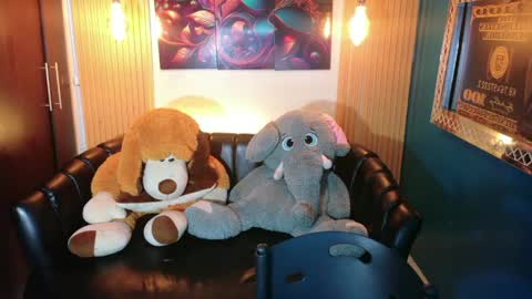 carolinejesh online show from May 2026 04:17:01 AM