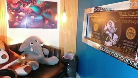 carolinejesh online show from May 2026 05:10:02 PM
