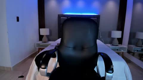 Caro  online show from May 2026 11:28:01 AM