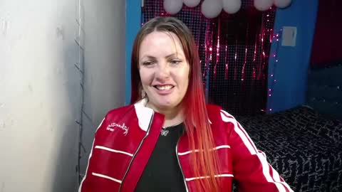 Snapshot of carolinhe_ chatting on April 2026 11:40:01 PM Carolinhe online show from April 2026 11:40:01 PM