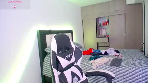 CarolinneFiotti online show from November 2025 02:28:02 PM