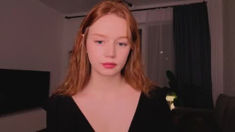 Snapshot of carolinnk chatting on April 2026 07:00:02 PM Caro online show from April 2026 07:00:02 PM