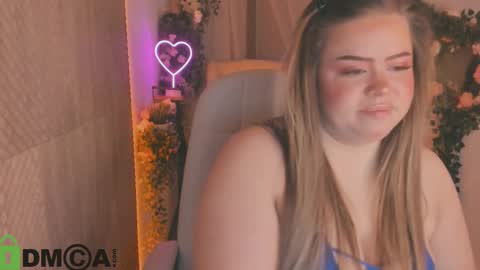 Snapshot of caroll_li chatting on February 2025 10:11:01 PM caroll_li online show from February 2025 10:11:01 PM