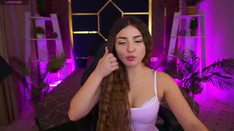 Snapshot of carollynee chatting on December 2025 09:09:02 PM carollynee online show from December 2025 09:09:02 PM