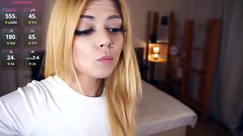 Hello everyone Im Monica Its my first day Were going to have fun together  online show from September 2025 08:32:02 PM