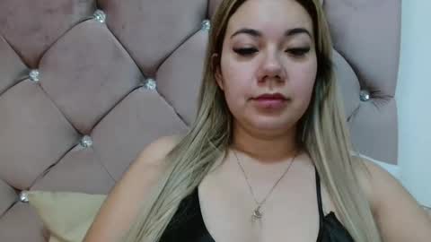 caroo0615 online show from October 2025 04:20:02 PM