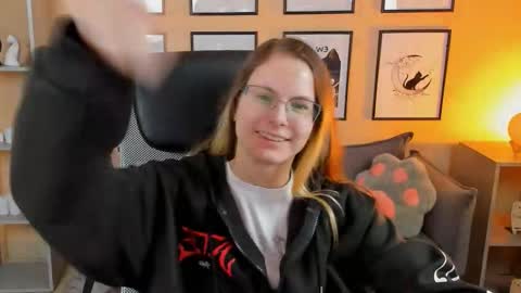 Snapshot of carrie_roses chatting on September 2025 04:34:02 AM carrie_roses online show from September 2025 04:34:02 AM