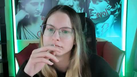 Snapshot of carrie_roses chatting on September 2025 04:12:01 AM carrie_roses online show from September 2025 04:12:01 AM