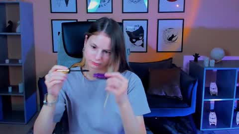 Snapshot of carrie_roses chatting on October 2025 04:12:01 AM carrie_roses online show from October 2025 04:12:01 AM