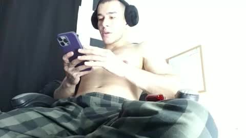 Snapshot of carrington_07 chatting on March 2026 02:06:02 AM Matheus online show from March 2026 02:06:02 AM