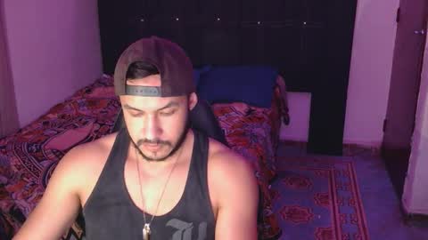 Snapshot of casas_oom chatting on October 2025 04:33:01 AM online show from October 2025 04:33:01 AM