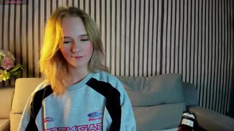 Snapshot of casey_sweeet chatting on September 2025 08:08:01 AM Casey sweeet online show from September 2025 08:08:01 AM