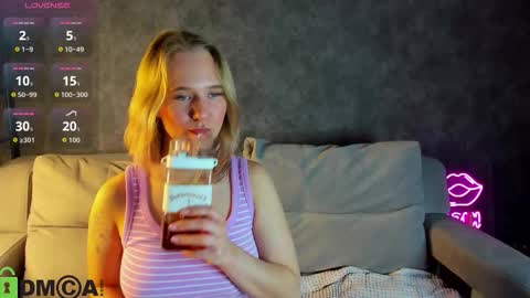 Snapshot of casey_sweeet chatting on October 2025 05:37:02 PM Casey sweeet online show from October 2025 05:37:02 PM