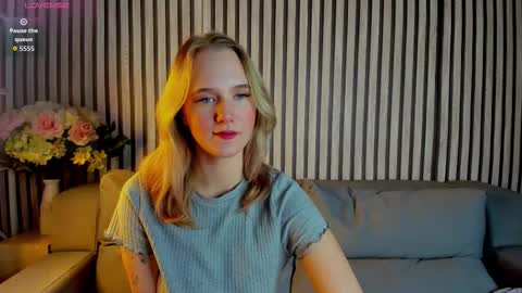 Snapshot of casey_sweeet chatting on October 2025 04:07:01 PM Casey sweeet online show from October 2025 04:07:01 PM