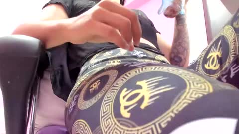 Snapshot of cassie_doll_squirt chatting on December 2024 12:12:02 PM cassie online show from December 2024 12:12:02 PM