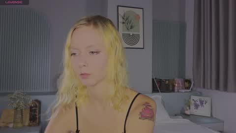 Snapshot of cassie_miu chatting on November 2025 04:40:02 AM Cassie online show from November 2025 04:40:02 AM