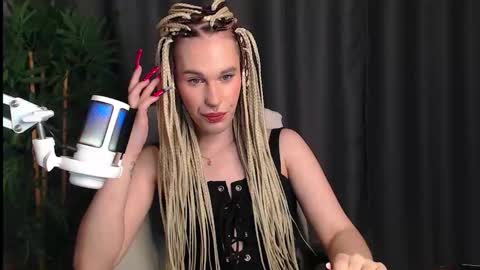 Cassie online show from November 2025 06:53:02 PM