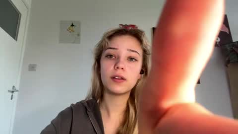 Olivia online show from April 2026 06:16:02 AM