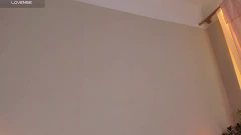  cassandra  online show from November 2025 12:43:01 AM