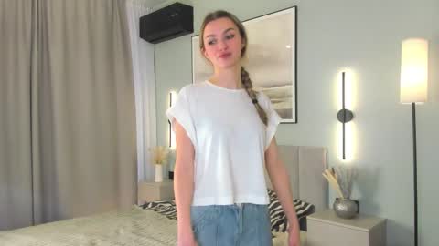 Snapshot of casual_blonde chatting on February 2026 07:15:02 AM For friends Kira online show from February 2026 07:15:02 AM