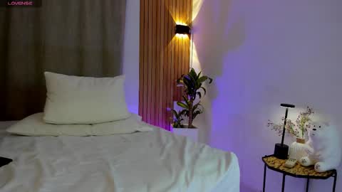 Snapshot of cat_sweet1 chatting on December 2025 06:00:01 AM Cat Soy modelo independiente online show from December 2025 06:00:01 AM