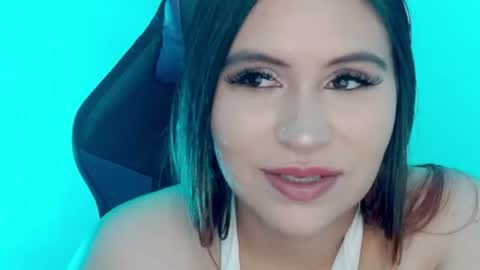 Snapshot of cata__gutierrez_ chatting on July 2026 04:30:01 AM Cata online show from July 2026 04:30:01 AM