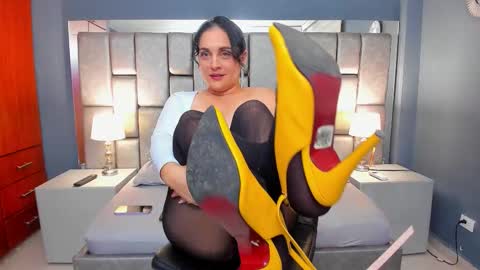Cata Joness  My schedule 2200 - 0500 GMT -5 online show from September 2025 04:45:02 AM