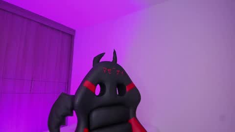 Snapshot of cata_n_cami chatting on December 2024 01:25:01 AM cata_n_cami online show from December 2024 01:25:01 AM