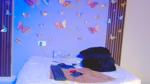 catalina online show from February 2025 12:41:02 AM