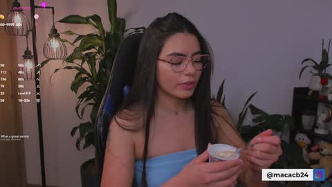 Snapshot of catalella_01 chatting on January 2025 09:24:01 PM MACARENA online show from January 2025 09:24:01 PM