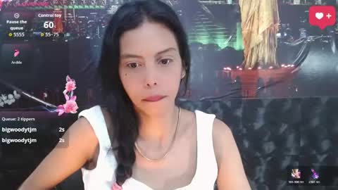 Snapshot of catalella_ar chatting on May 2026 03:46:02 AM Queen Catalella online show from May 2026 03:46:02 AM