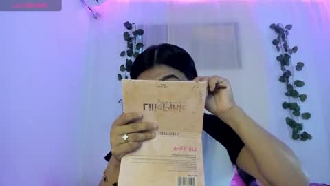 Cata y Roger online show from October 2025 01:19:01 PM