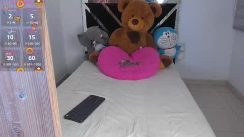 Catalina  online show from September 2025 11:17:01 PM