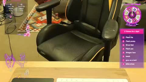 Snapshot of catherine76x chatting on December 2025 01:29:01 PM Catherinecuddles online show from December 2025 01:29:01 PM