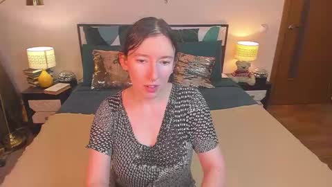 Catrin online show from December 2025 07:58:02 AM