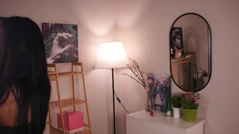 Lee online show from September 2025 04:12:02 PM